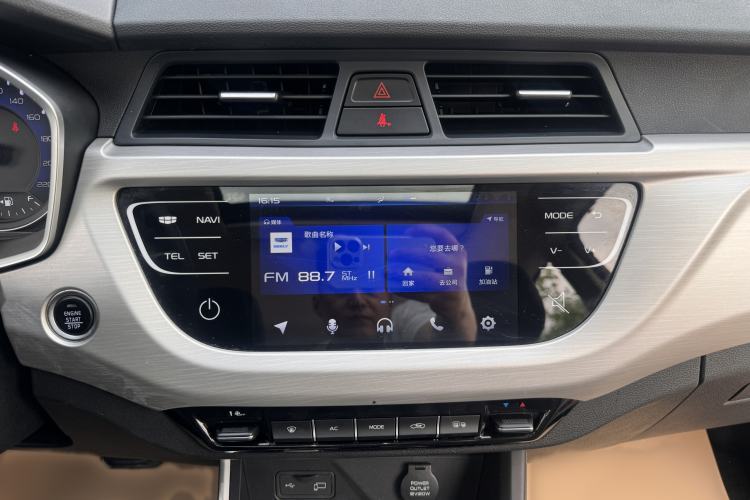 Used Geely Auto Vision X3 2019 Upgraded Model 1.5L CVT Prestige Version Audio And AC Panel