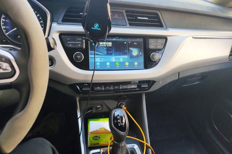 Used Geely Auto Vision X3 2019 Upgraded Model 1.5L CVT Prestige Version Audio And AC Panel