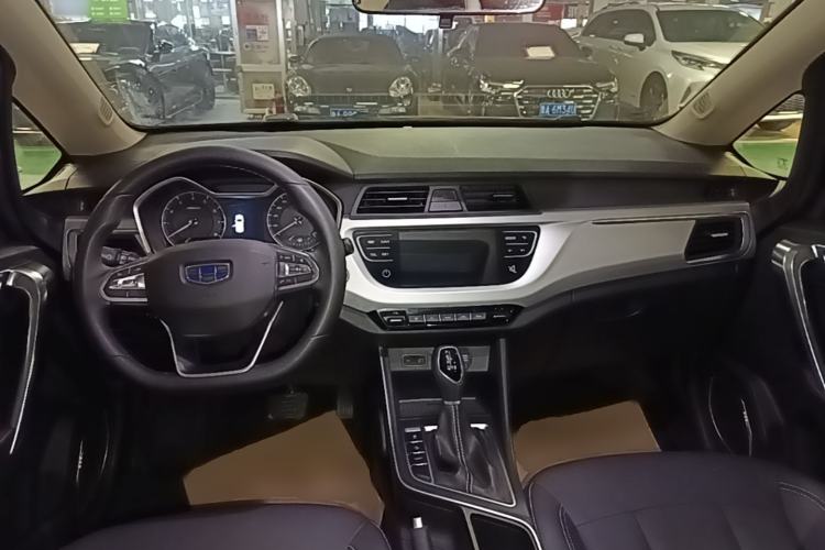 Used Geely Auto Vision X3 2019 Upgraded Model 1.5L CVT Prestige Version Center Console