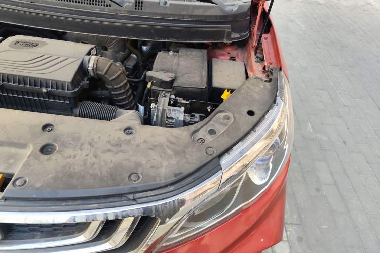 Used Geely Auto Vision X3 2019 Upgraded Model 1.5L CVT Prestige Version Engine Bay Left