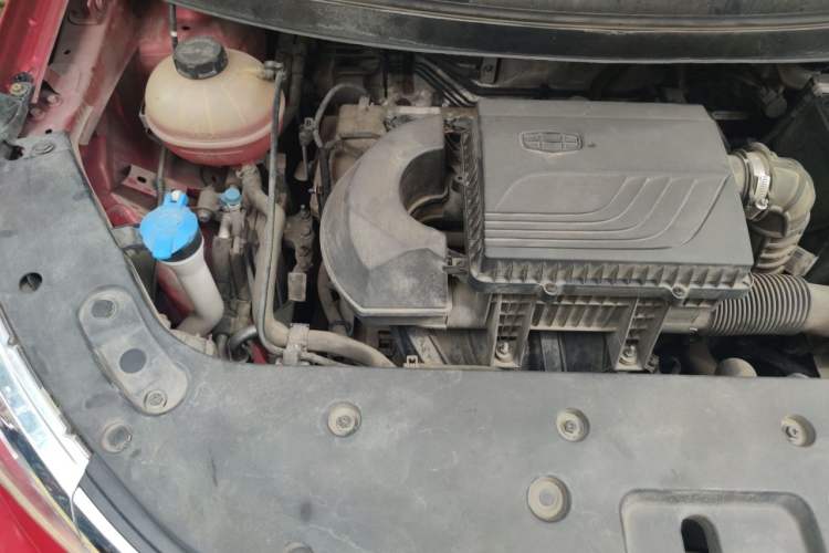Used Geely Auto Vision X3 2019 Upgraded Model 1.5L CVT Prestige Version Engine Bay Right