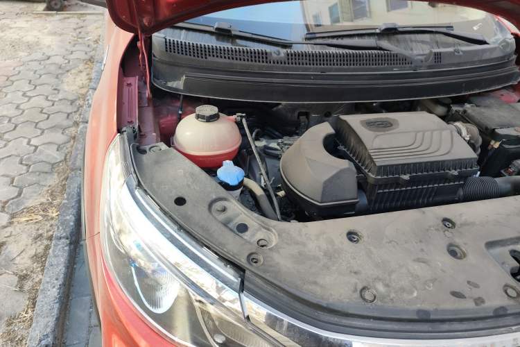 Used Geely Auto Vision X3 2019 Upgraded Model 1.5L CVT Prestige Version Engine Bay Right