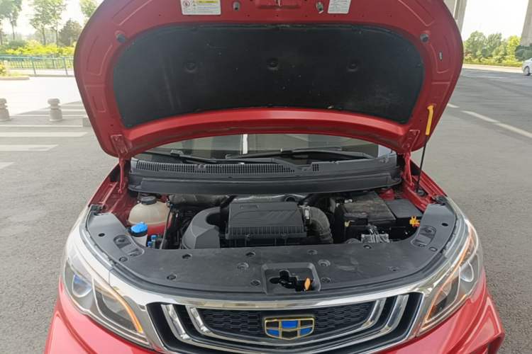 Used Geely Auto Vision X3 2019 Upgraded Model 1.5L CVT Prestige Version Engine Bay