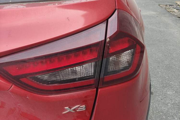 Used Geely Auto Vision X3 2019 Upgraded Model 1.5L Manual Elite Version Exterior 3