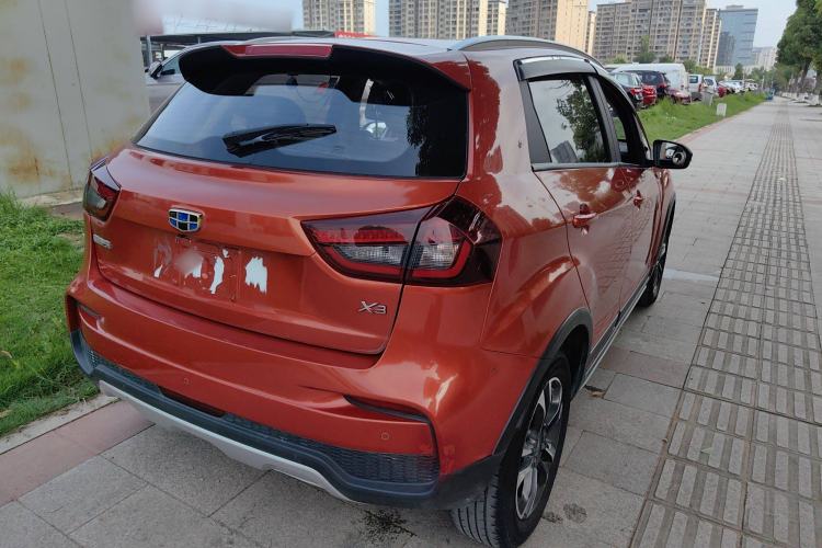 Used Geely Auto Vision X3 2019 Upgraded Model 1.5L Manual Elite Version Exterior 5