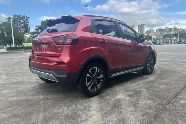 Used Geely Auto Vision X3 2019 Upgraded Model 1.5L CVT Prestige Version Exterior 5