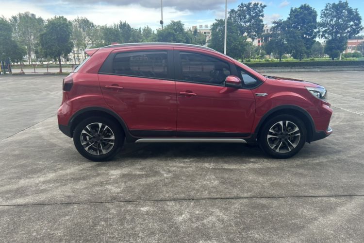 Used Geely Auto Vision X3 2019 Upgraded Model 1.5L CVT Prestige Version Exterior 6
