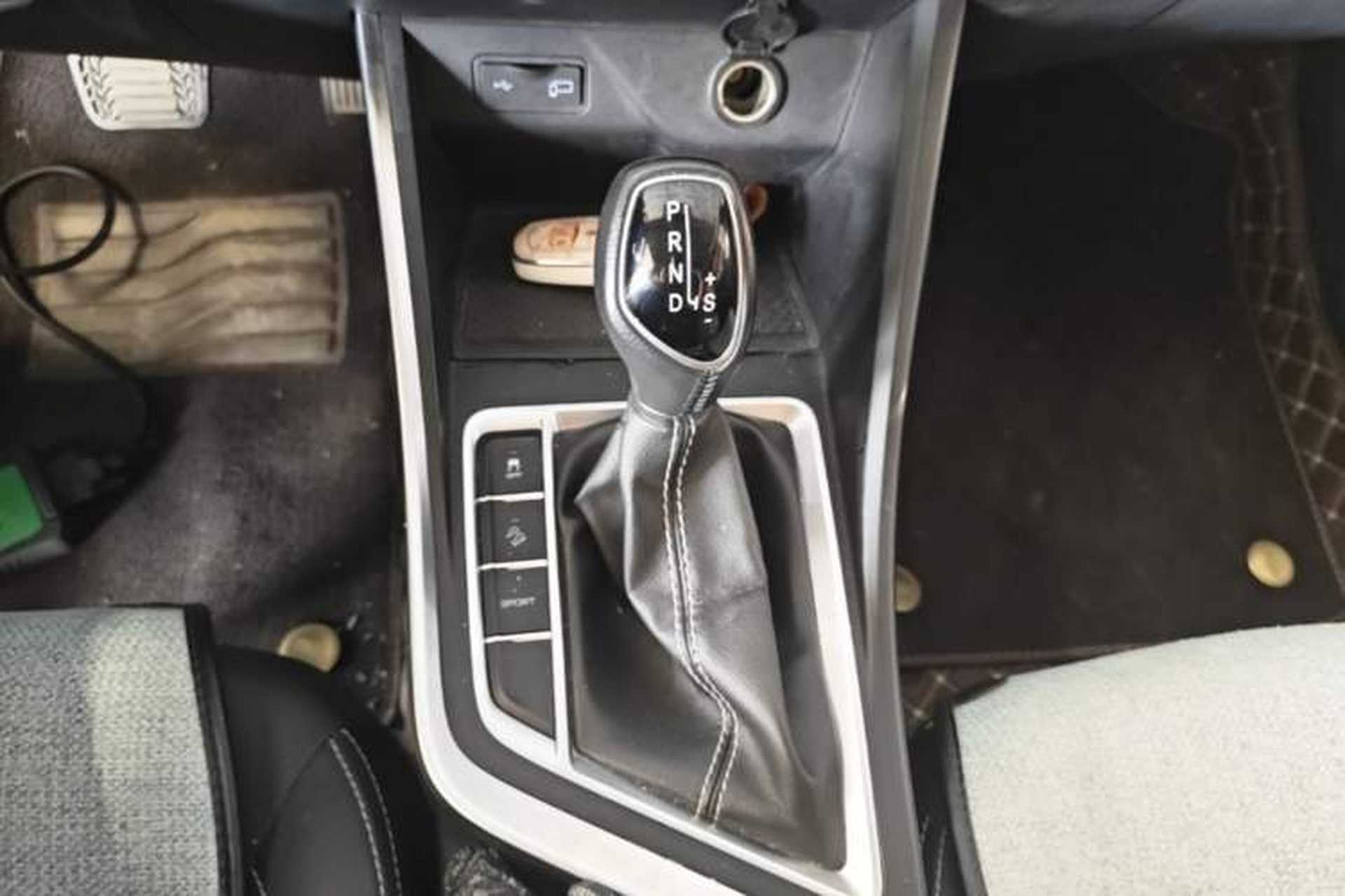 Used Geely Auto Vision X3 2019 Upgraded Model 1.5L CVT Elite Version Gear Lever