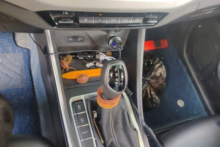 Used Geely Auto Vision X3 2019 Upgraded Model 1.5L CVT Prestige Version Gear Lever