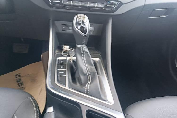 Used Geely Auto Vision X3 2019 Upgraded Model 1.5L CVT Prestige Version Gear Lever