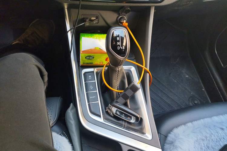 Used Geely Auto Vision X3 2019 Upgraded Model 1.5L CVT Prestige Version Gear Lever