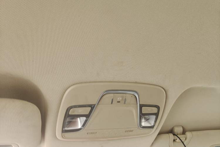 Used Geely Auto Vision X3 2019 Upgraded Model 1.5L Manual Elite Version Headliner