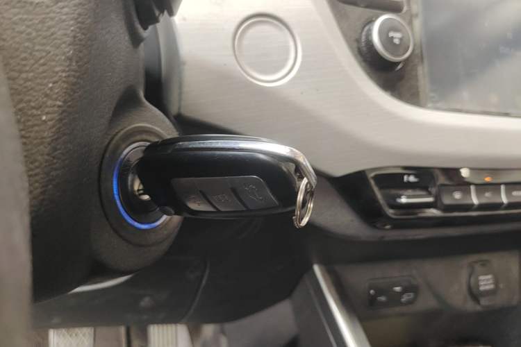 Used Geely Auto Vision X3 2019 Upgraded Model 1.5L Manual Elite Version Interior 1