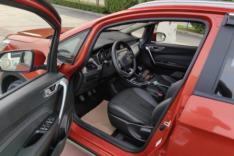 Used Geely Auto Vision X3 2019 Upgraded Model 1.5L Manual Elite Version Interior 3
