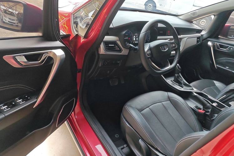 Used Geely Auto Vision X3 2019 Upgraded Model 1.5L CVT Prestige Version Interior 3