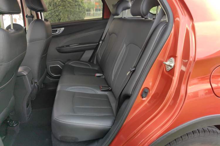 Used Geely Auto Vision X3 2019 Upgraded Model 1.5L Manual Elite Version Interior 4