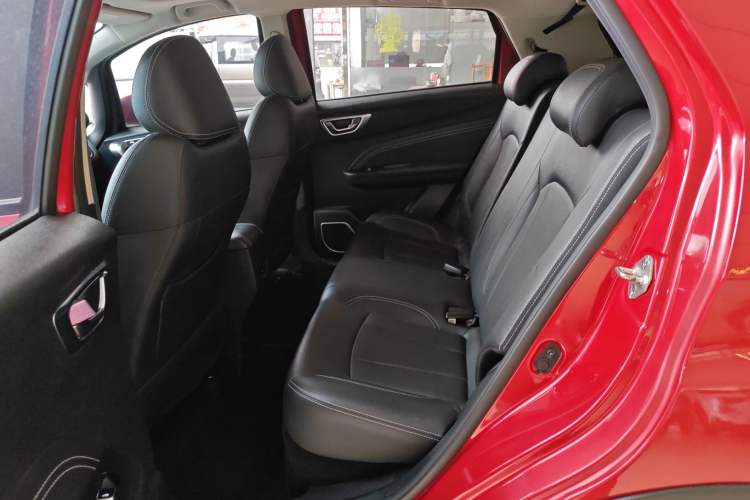 Used Geely Auto Vision X3 2019 Upgraded Model 1.5L CVT Prestige Version Interior 4