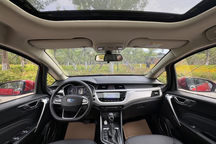 Used Geely Auto Vision X3 2019 Upgraded Model 1.5L CVT Prestige Version Interior 5