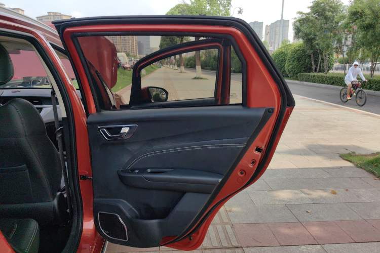 Used Geely Auto Vision X3 2019 Upgraded Model 1.5L Manual Elite Version Interior 6