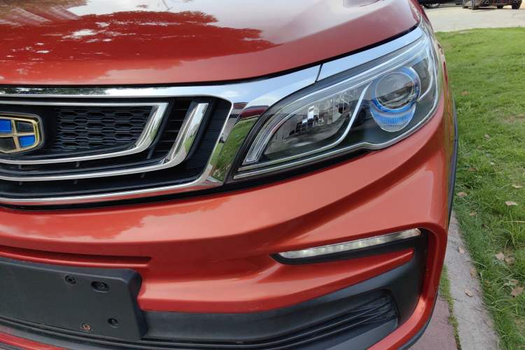 Used Geely Auto Vision X3 2019 Upgraded Model 1.5L Manual Elite Version Left Front Headlight