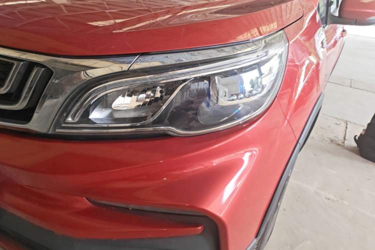 Used Geely Auto Vision X3 2019 Upgraded Model 1.5L CVT Elite Version Left Front Headlight