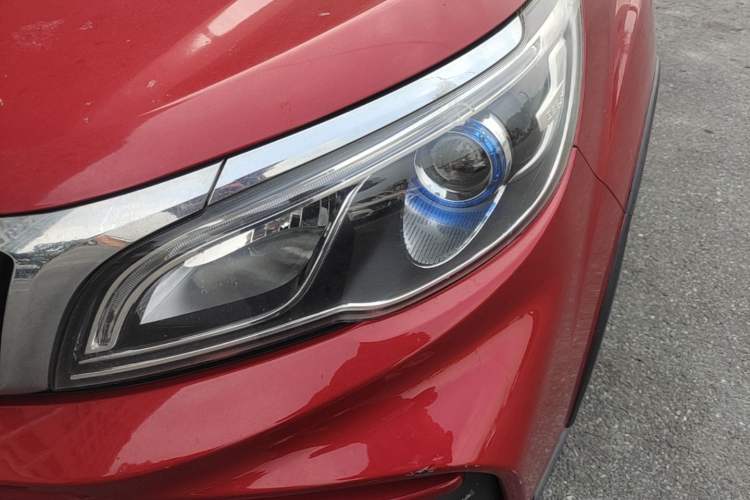 Used Geely Auto Vision X3 2019 Upgraded Model 1.5L Manual Elite Version Left Front Headlight