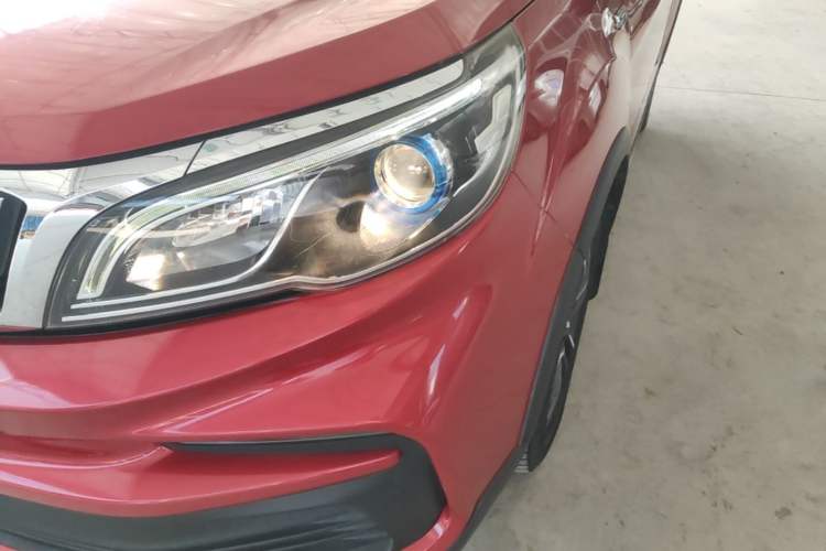 Used Geely Auto Vision X3 2019 Upgraded Model 1.5L CVT Prestige Version Left Front Headlight