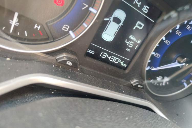 Used Geely Auto Vision X3 2019 Upgraded Model 1.5L CVT Prestige Version Odometer Close Up