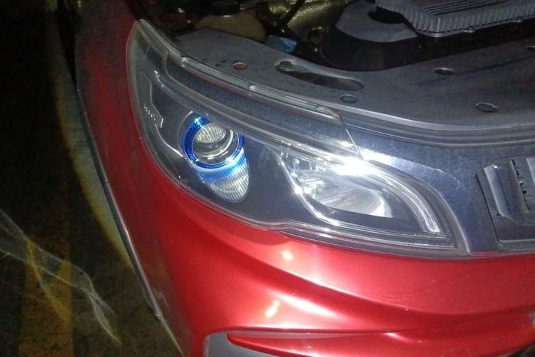Used Geely Auto Vision X3 2019 Upgraded Model 1.5L CVT Elite Version Right Front Headlight