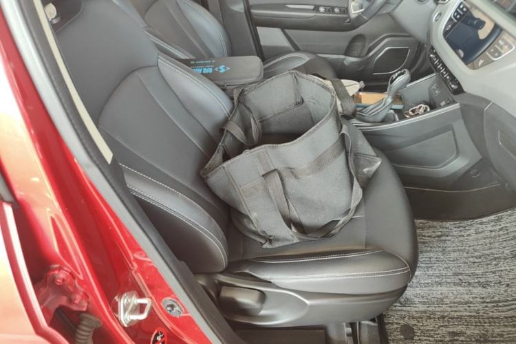 Used Geely Auto Vision X3 2019 Upgraded Model 1.5L CVT Prestige Version Right Front Seat