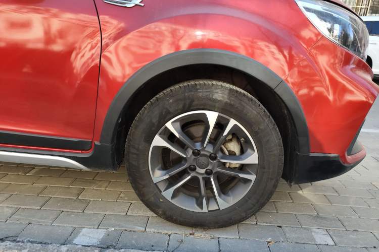Used Geely Auto Vision X3 2019 Upgraded Model 1.5L CVT Prestige Version Right Front Wheel Hub