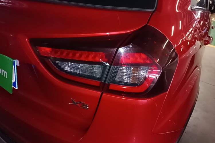 Used Geely Auto Vision X3 2019 Upgraded Model 1.5L CVT Prestige Version Right Rear Taillight