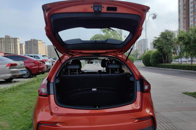 Used Geely Auto Vision X3 2019 Upgraded Model 1.5L Manual Elite Version Trunk