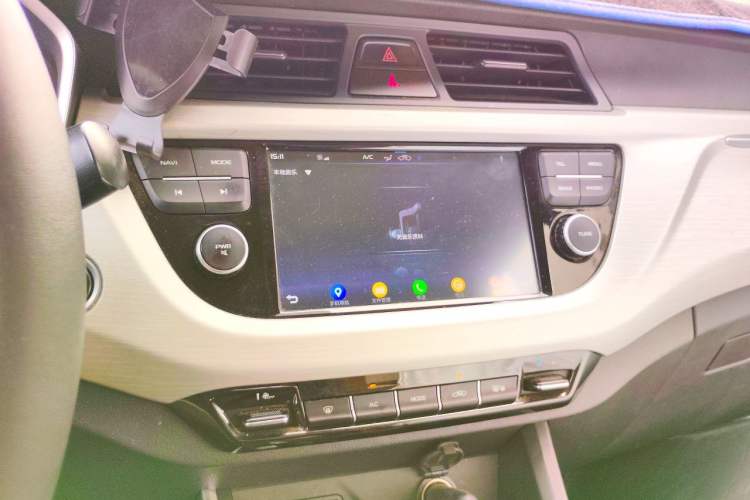 Used Geely Auto Vision X3 2019 Upgraded Model 1.5L CVT Elite Version Audio And AC Panel