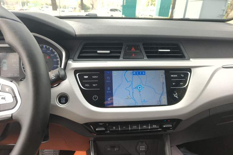 Used Geely Auto Vision X3 2019 Upgraded Model 1.5L CVT Prestige Version Audio And AC Panel