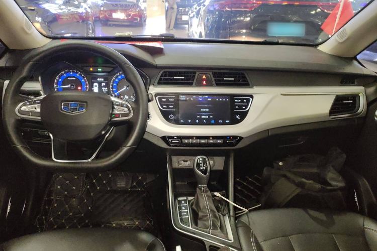 Used Geely Auto Vision X3 2019 Upgraded Model 1.5L CVT Prestige Version Center Console