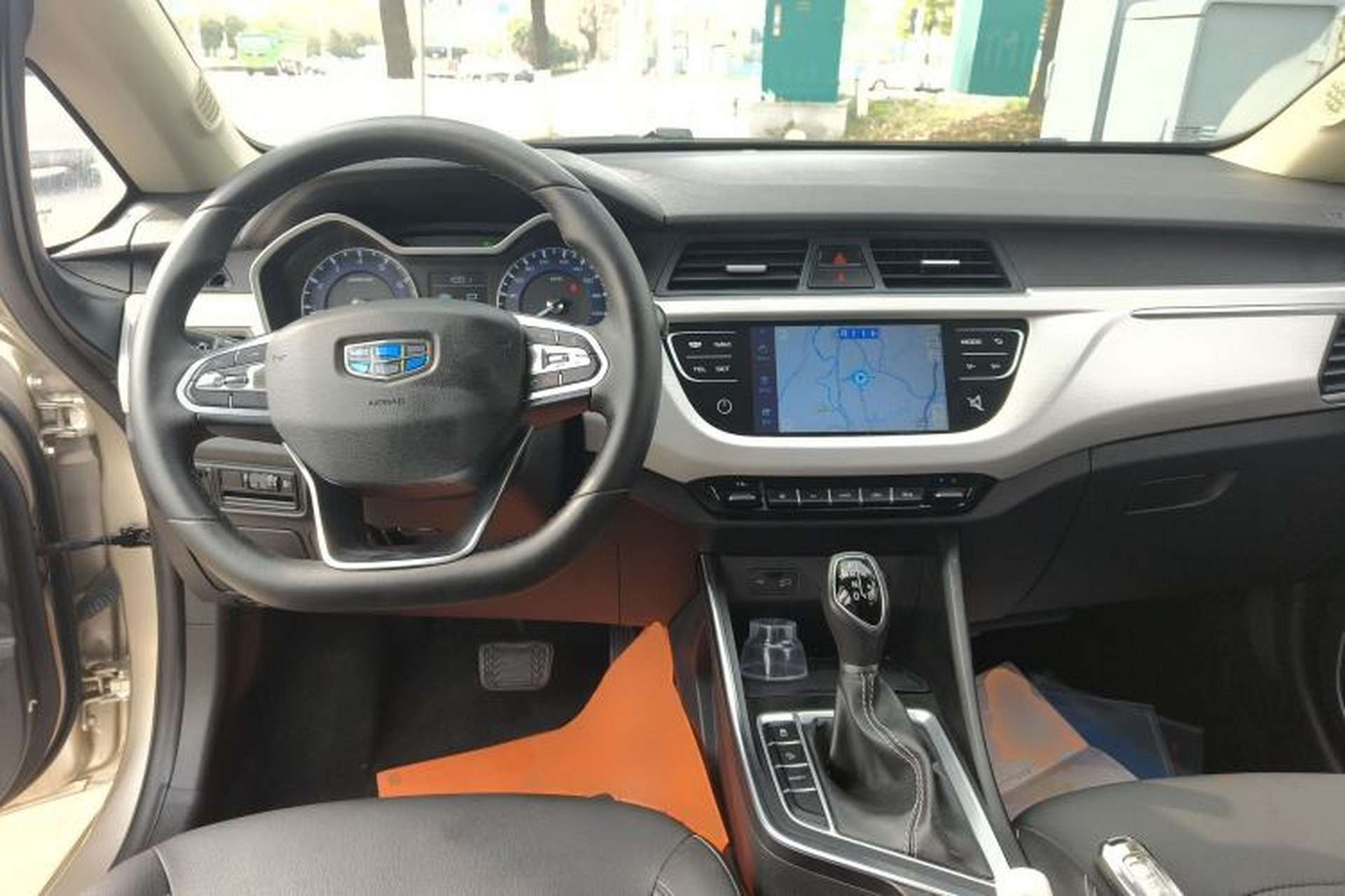 Used Geely Auto Vision X3 2019 Upgraded Model 1.5L CVT Prestige Version Center Console