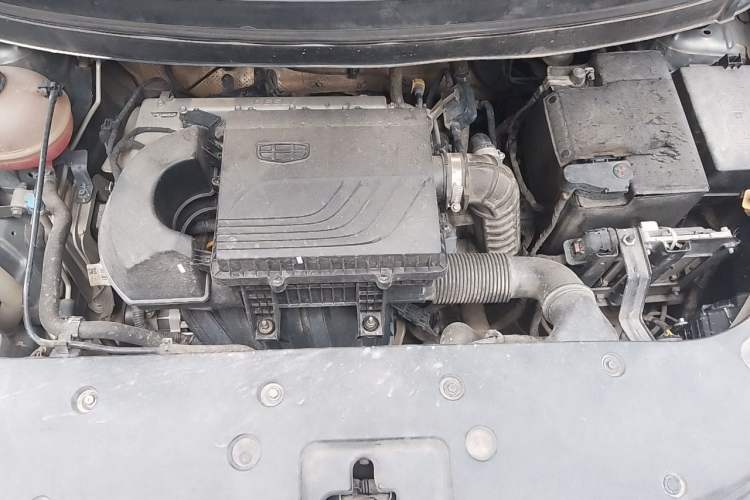 Used Geely Auto Vision X3 2019 Upgraded Model 1.5L Manual Elite Version Engine Bay