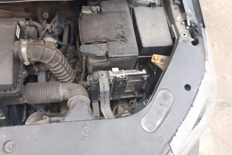 Used Geely Auto Vision X3 2019 Upgraded Model 1.5L Manual Elite Version Engine Bay Left