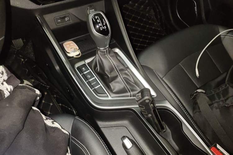 Used Geely Auto Vision X3 2019 Upgraded Model 1.5L CVT Prestige Version Gear Lever