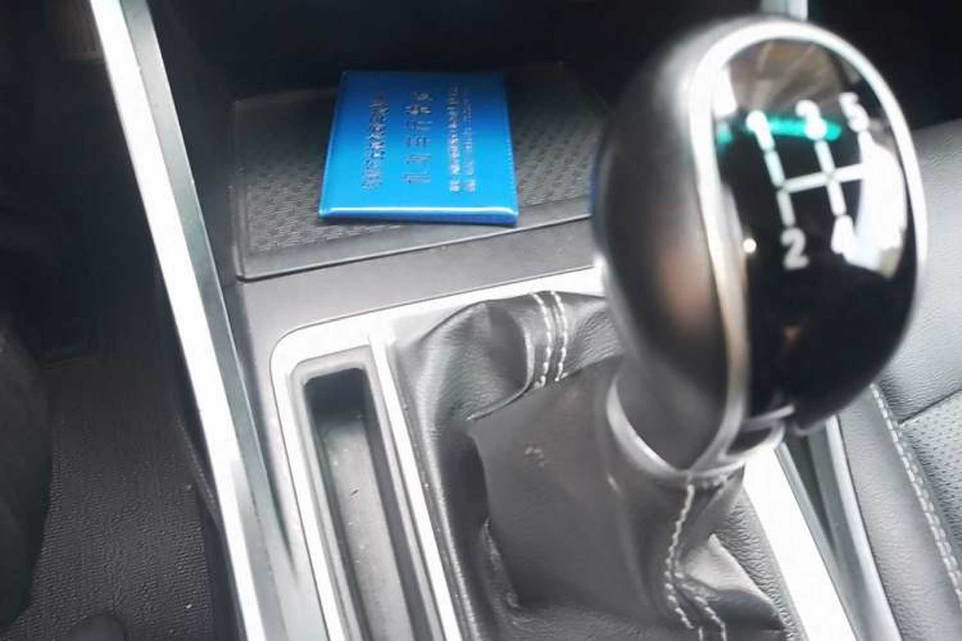 Used Geely Auto Vision X3 2019 Upgraded Model 1.5L Manual Elite Version Gear Lever