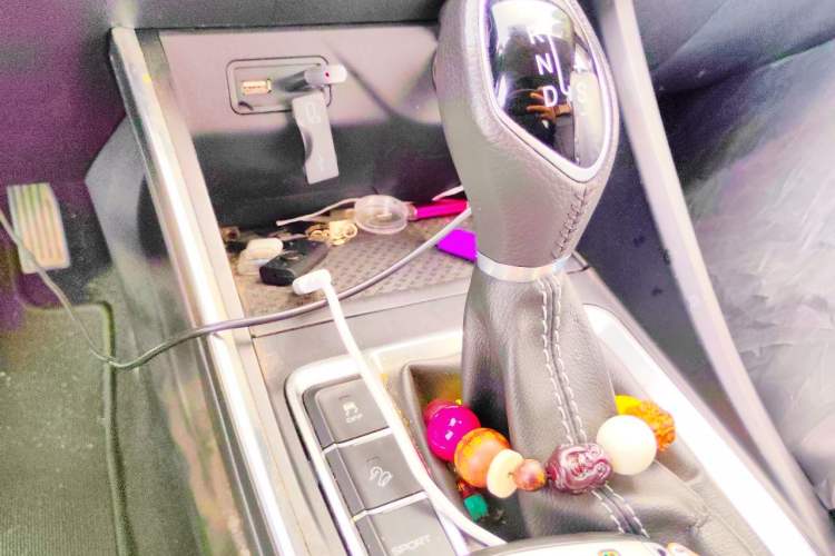 Used Geely Auto Vision X3 2019 Upgraded Model 1.5L CVT Elite Version Gear Lever