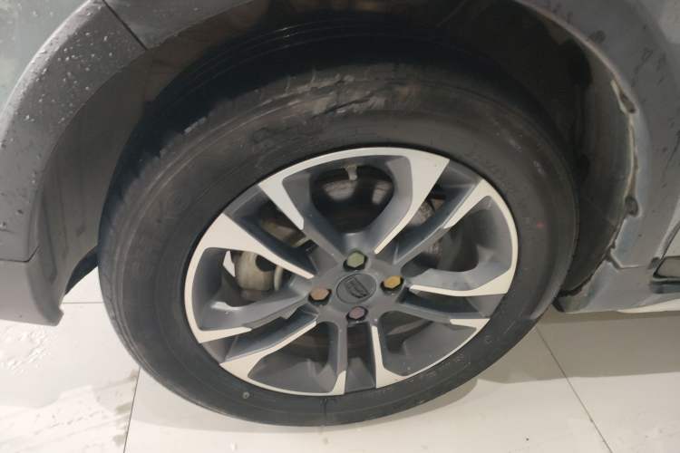 Used Geely Auto Vision X3 2019 Upgraded Model 1.5L CVT Prestige Version Left Front Wheel Hub