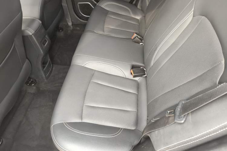 Used Geely Auto Vision X3 2019 Upgraded Model 1.5L CVT Prestige Version Left Rear Seat