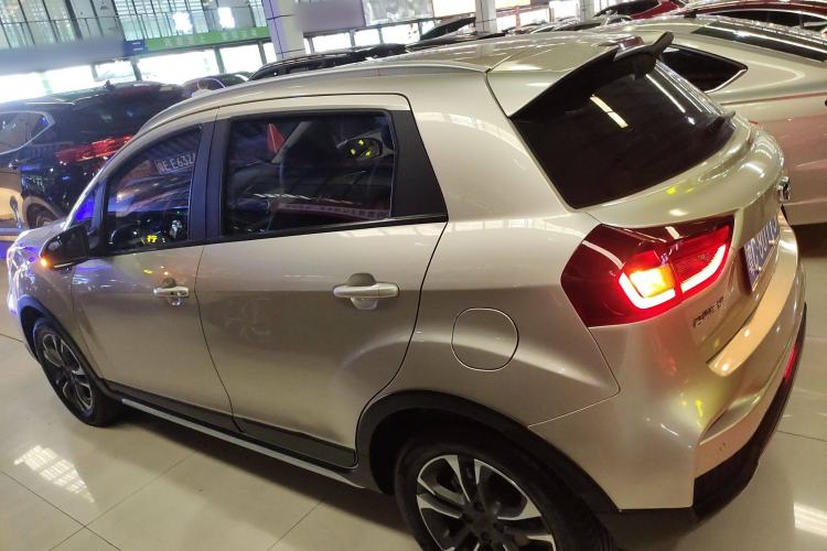 Used Geely Auto Vision X3 2019 Upgraded Model 1.5L CVT Prestige Version Left Side