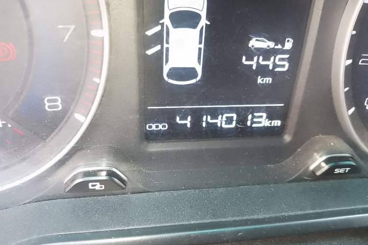 Used Geely Auto Vision X3 2019 Upgraded Model 1.5L Manual Elite Version Odometer Close Up