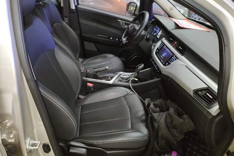 Used Geely Auto Vision X3 2019 Upgraded Model 1.5L CVT Prestige Version Right Front Seat
