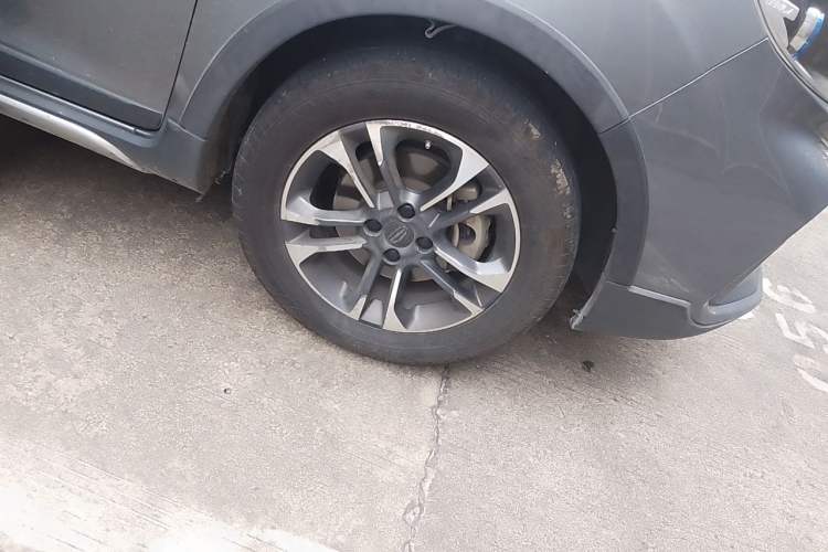 Used Geely Auto Vision X3 2019 Upgraded Model 1.5L Manual Elite Version Right Front Wheel Hub
