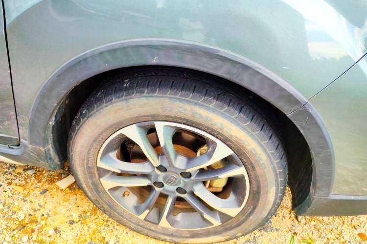 Used Geely Auto Vision X3 2019 Upgraded Model 1.5L CVT Elite Version Right Front Wheel Hub