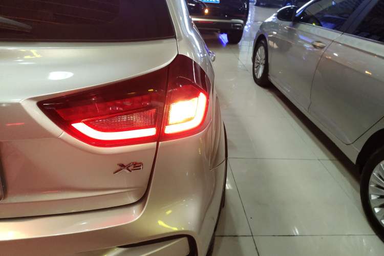 Used Geely Auto Vision X3 2019 Upgraded Model 1.5L CVT Prestige Version Right Rear Taillight